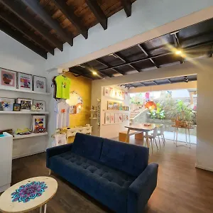https://la-divina-trinidad-galeria-wellness-hostal.cali-hotels.com
